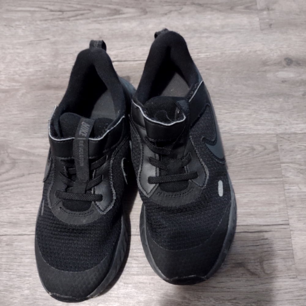 Nike Revolution 5 Running Shoe